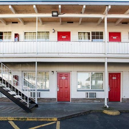 Oyo Hotel Kalama Екстериор снимка
