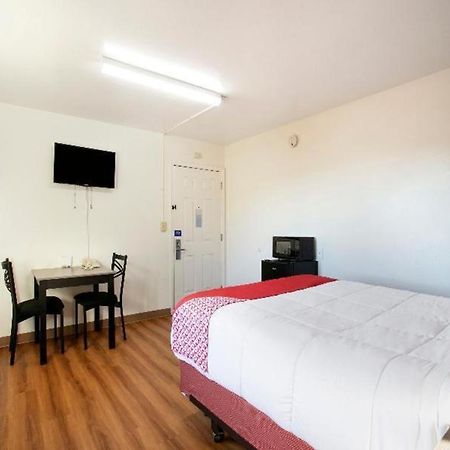 Oyo Hotel Kalama Екстериор снимка