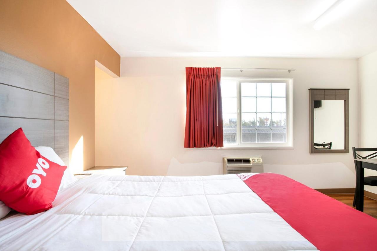 Oyo Hotel Kalama Екстериор снимка