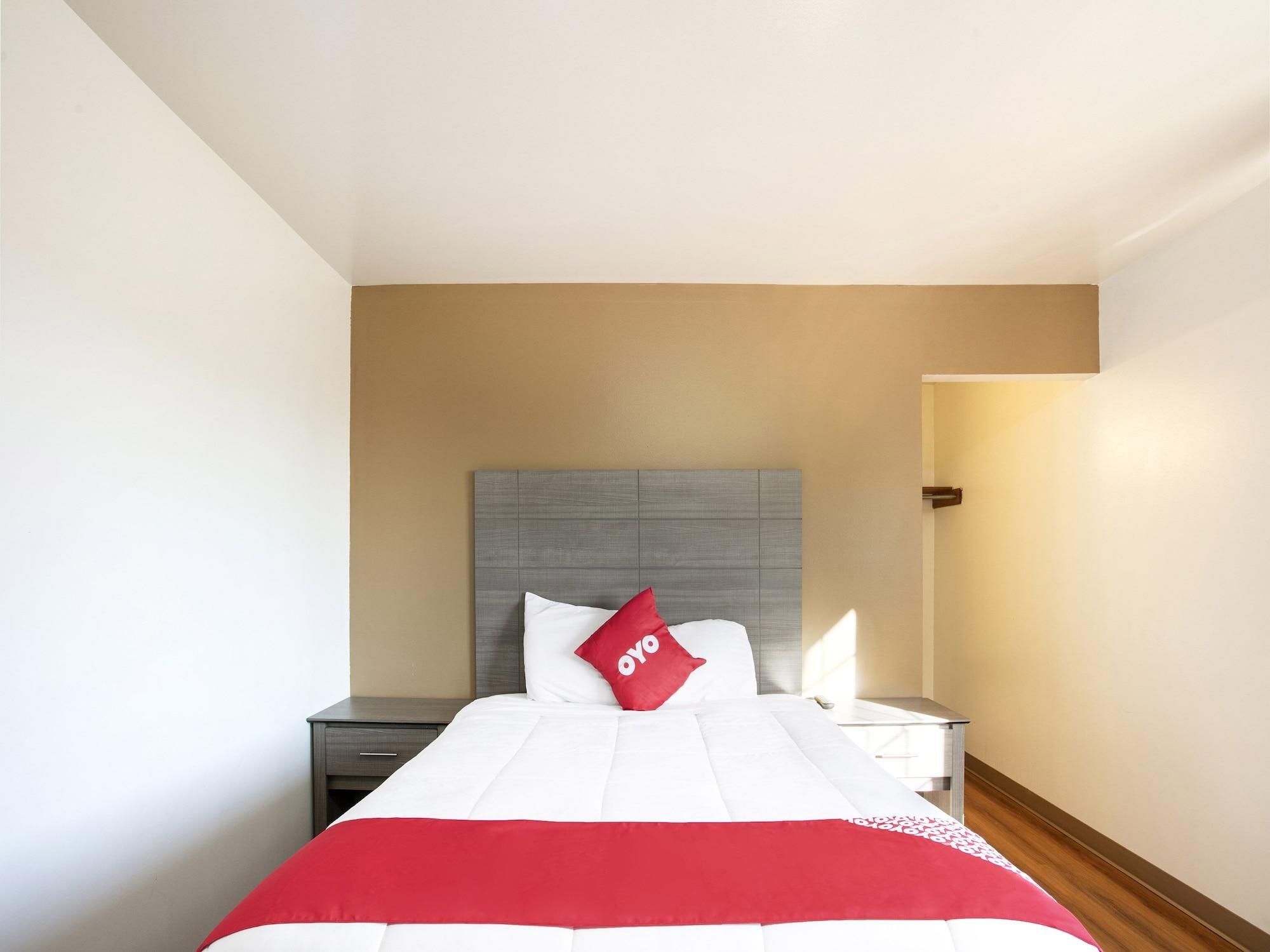 Oyo Hotel Kalama Екстериор снимка