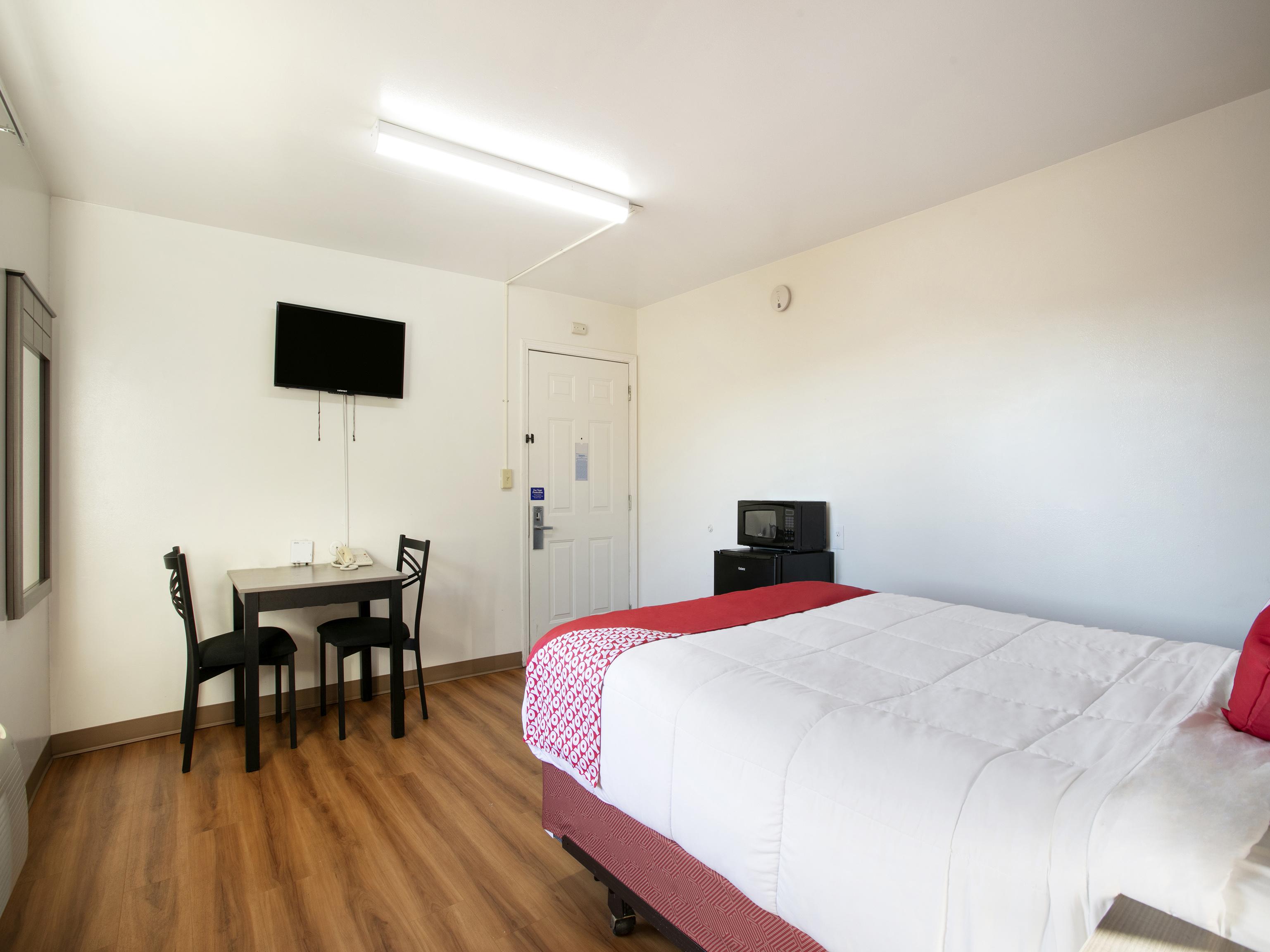 Oyo Hotel Kalama Екстериор снимка