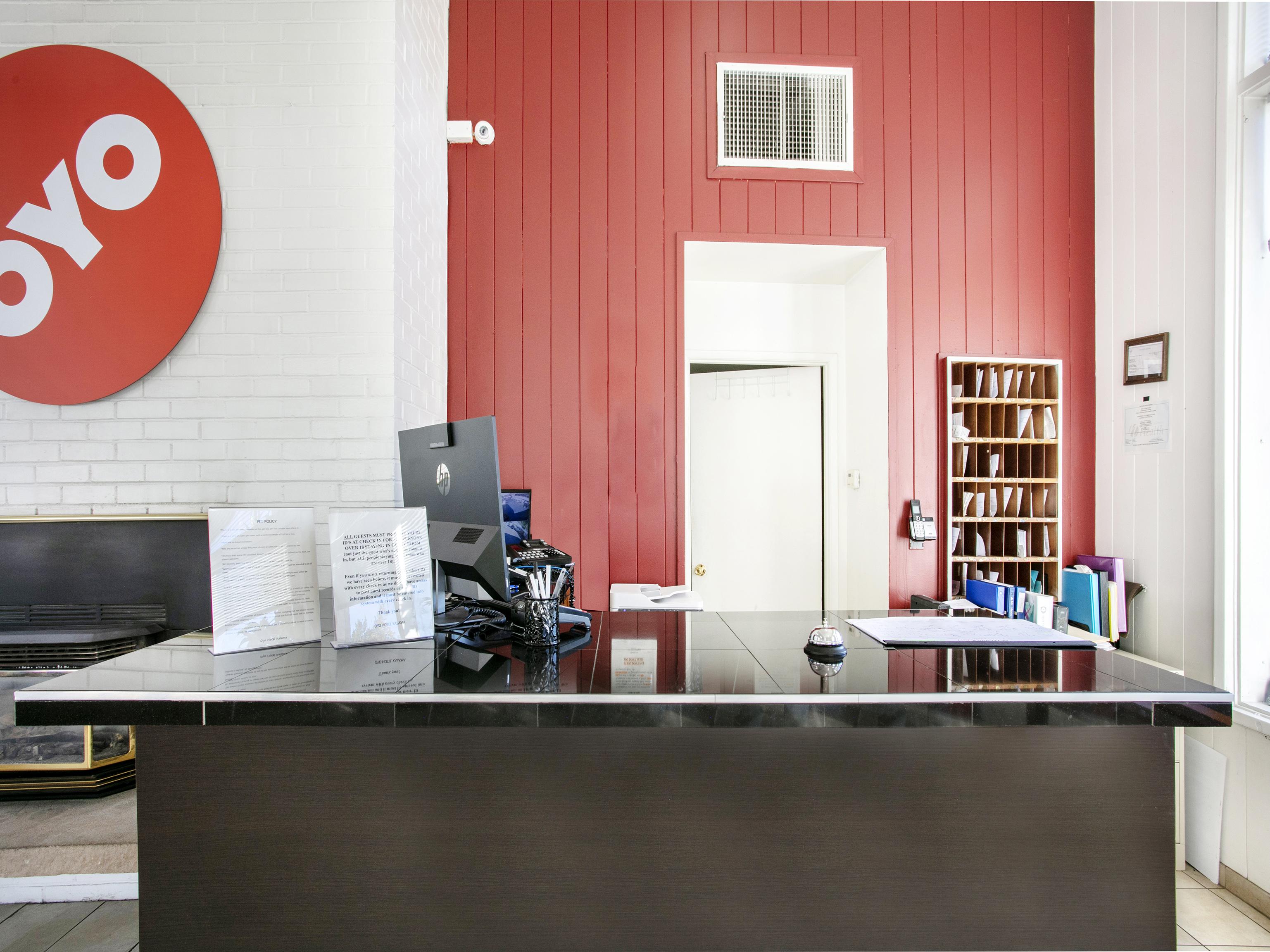 Oyo Hotel Kalama Екстериор снимка