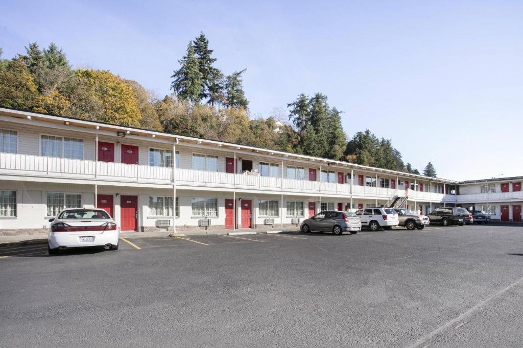 Oyo Hotel Kalama Екстериор снимка