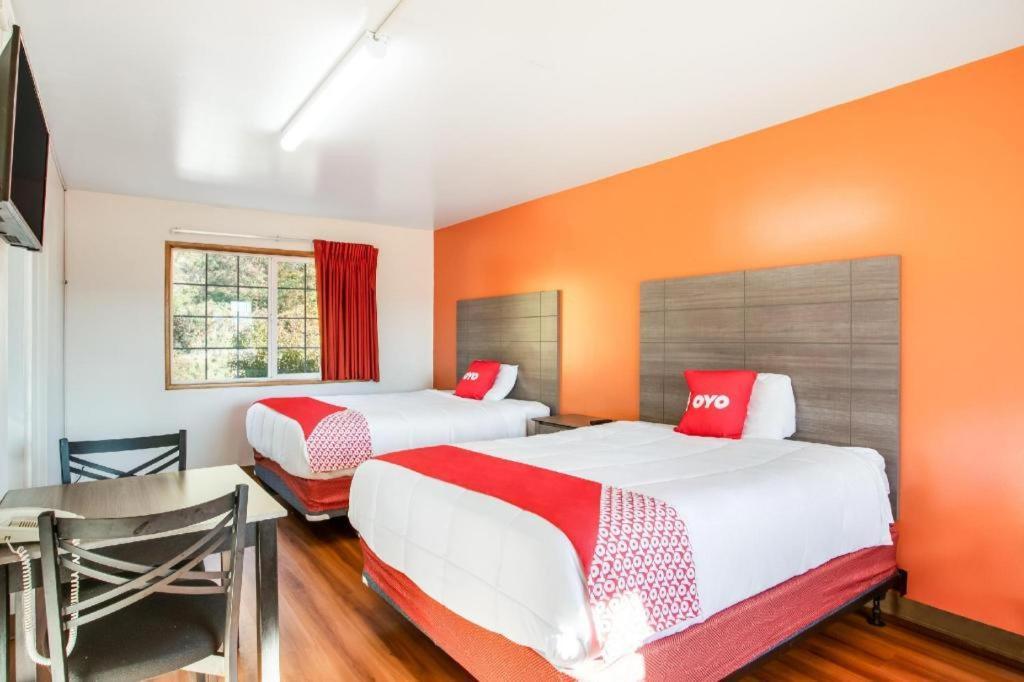 Oyo Hotel Kalama Екстериор снимка