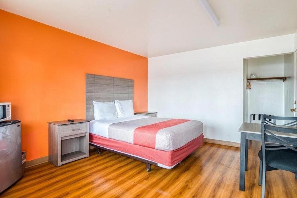 Oyo Hotel Kalama Екстериор снимка